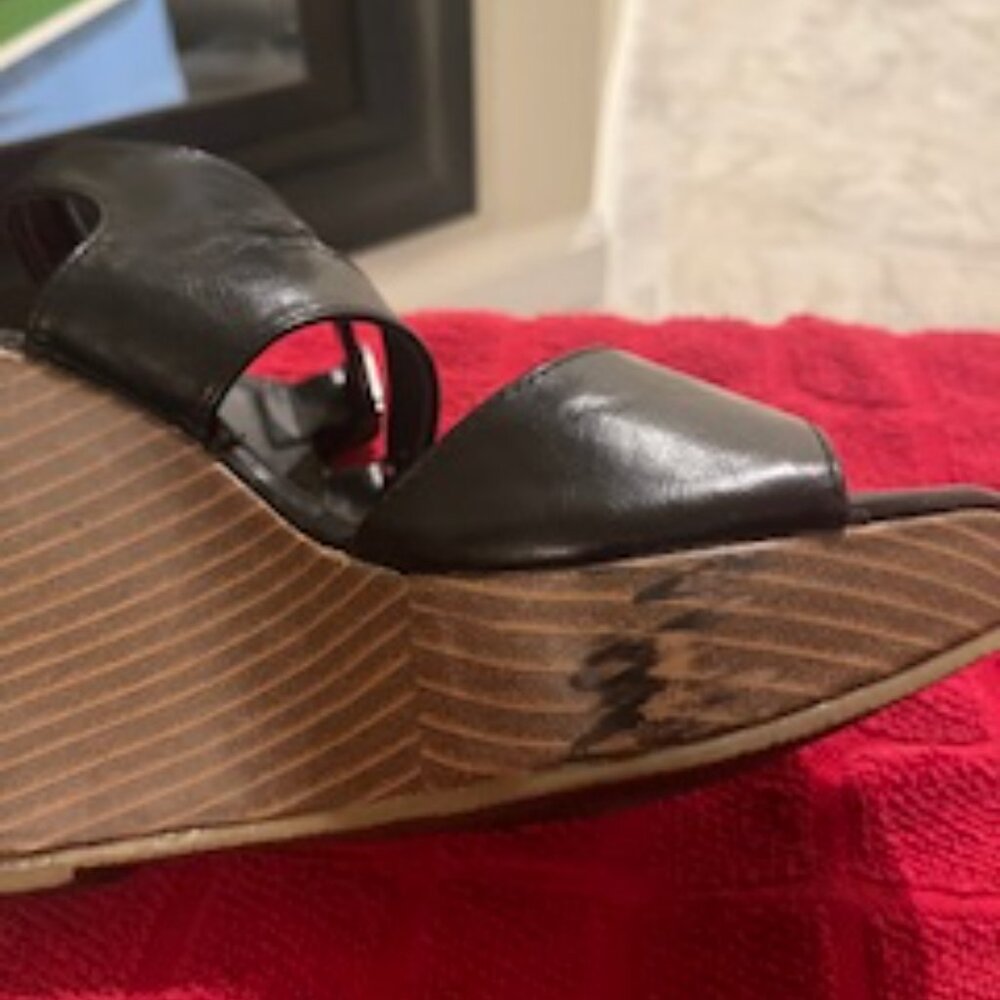 Sandals - Picture 9 of 9